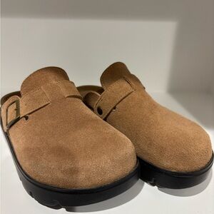 Cushionaire Stylish Tan Suede Platform Mules